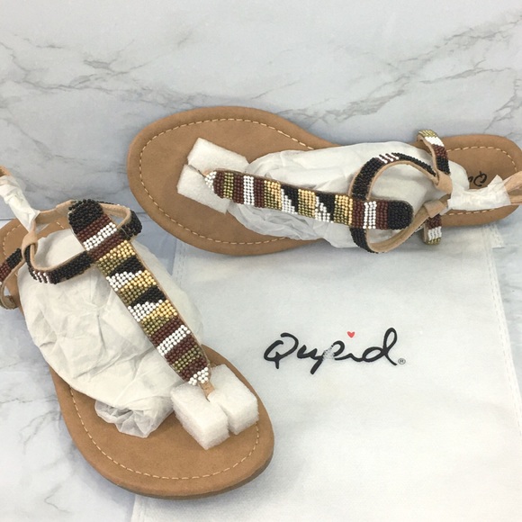 QUPID Jamilla Nude Metallic Embellished Bead T-Strap Ankle Buckle Thongs - Picture 3 of 8